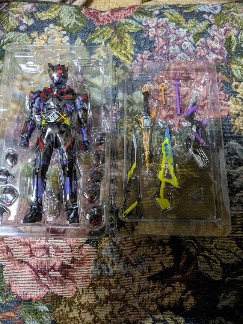 S.H.Figuarts仮面ライダー滅スティングスコーピオン アークスコーピオン