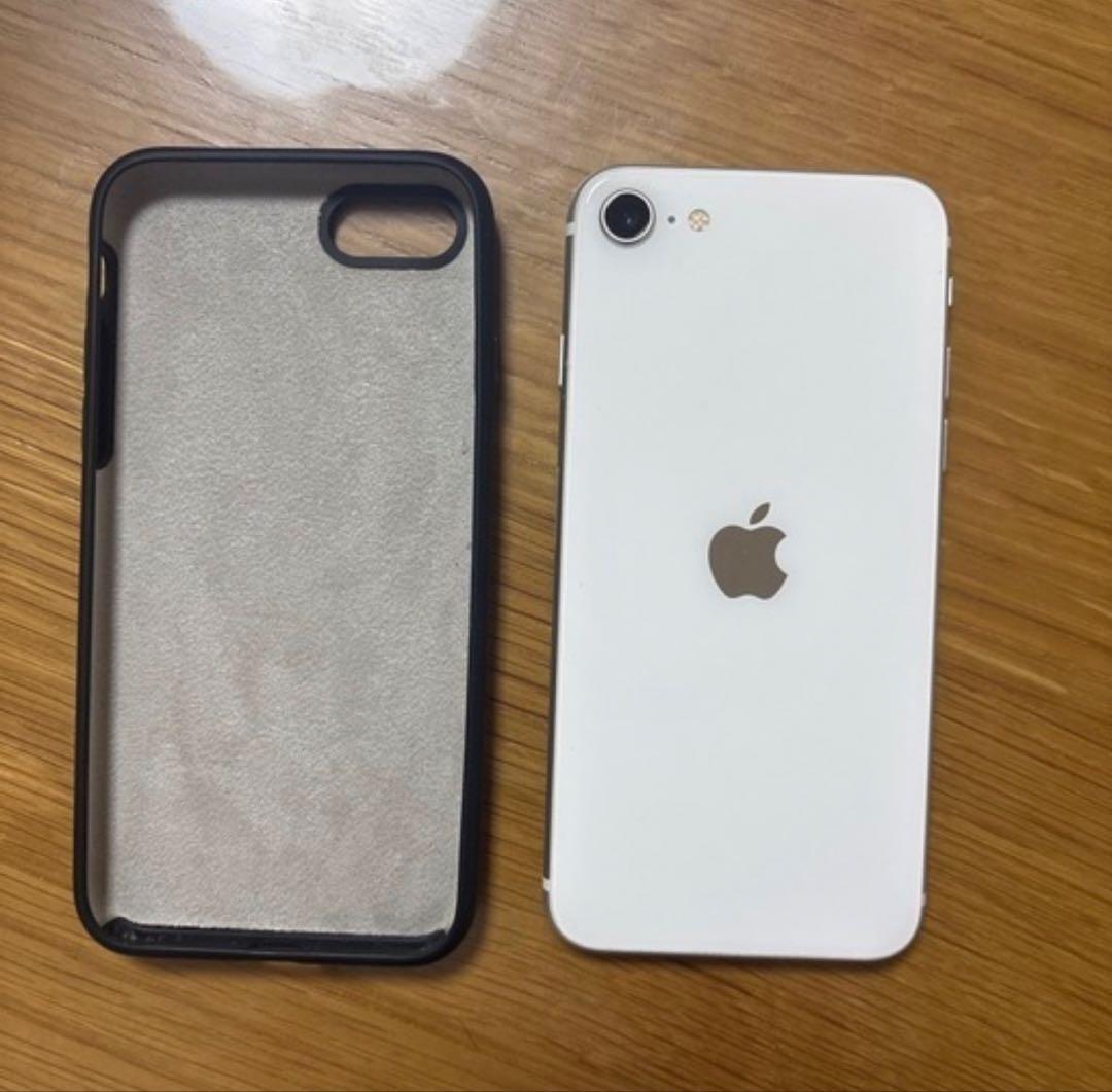 iPhoneSE第２世代　ホワイト ケース付き