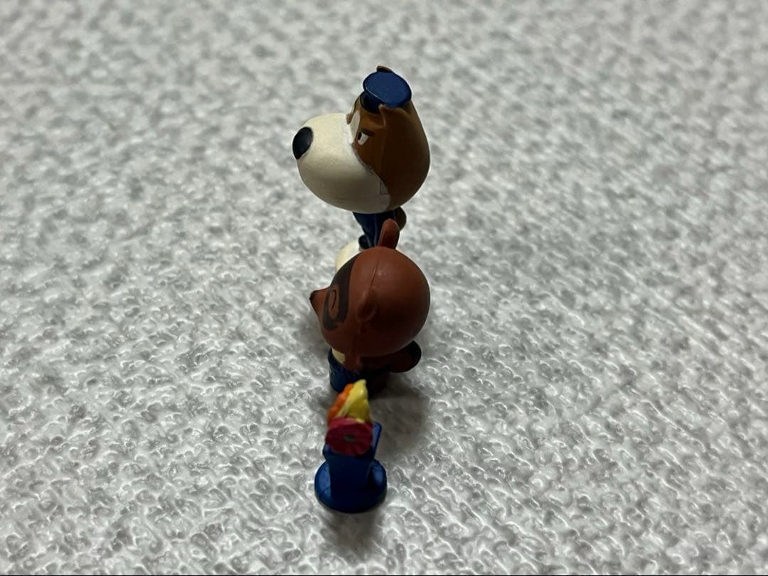 どうぶつの森+　森をつくろう！　F-7　たぬきち　おまわりさん　お花