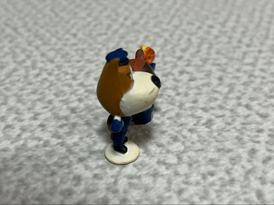 どうぶつの森+　森をつくろう！　F-7　たぬきち　おまわりさん　お花