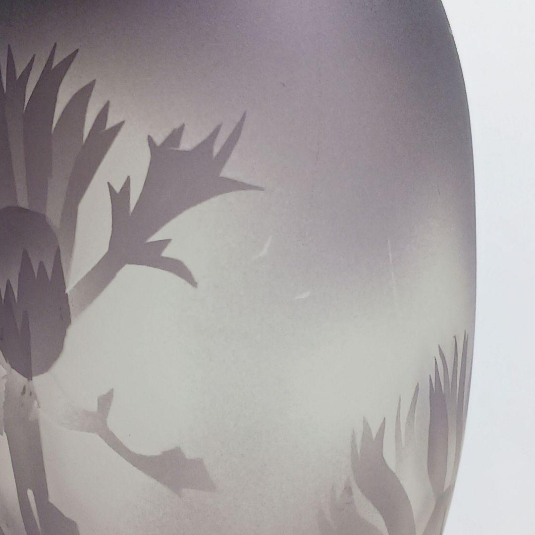 Y3279-1 ガレ風 被せガラス 花文花瓶 高さ23㎝　 　ten