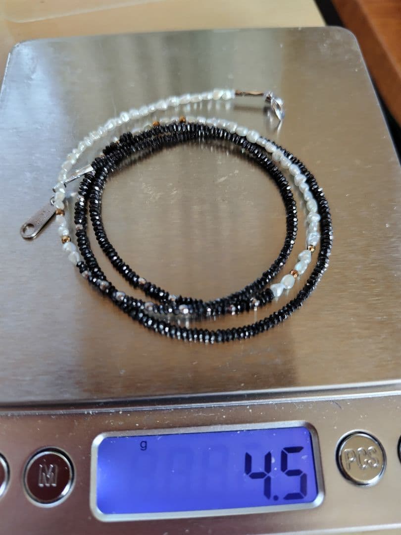 K18WG ブラックダイヤ　13.07ct、アコヤ真珠ケシパールの、セミロング