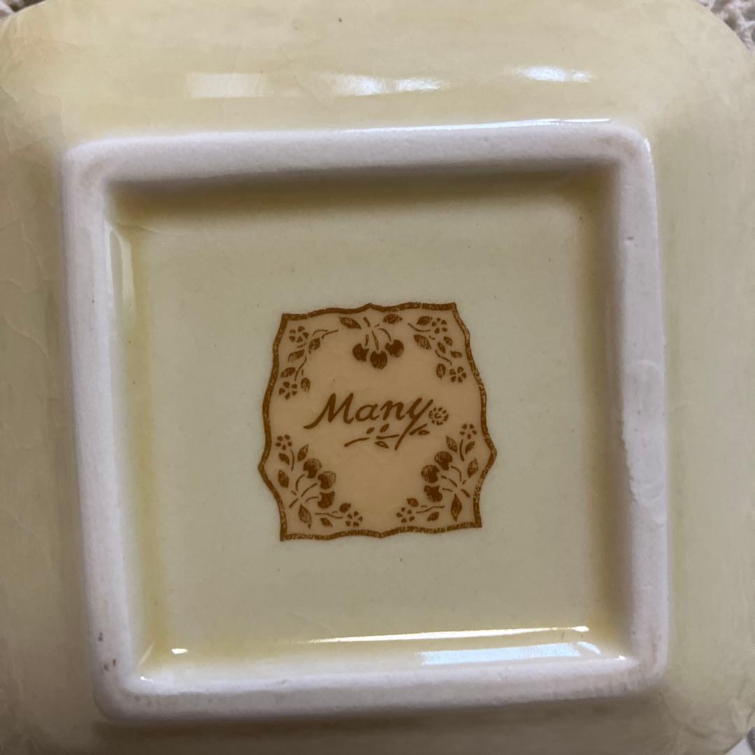 マニー　アンティークチェリー　キャニスター2個　カップ2個　ソーサーの5点セット
