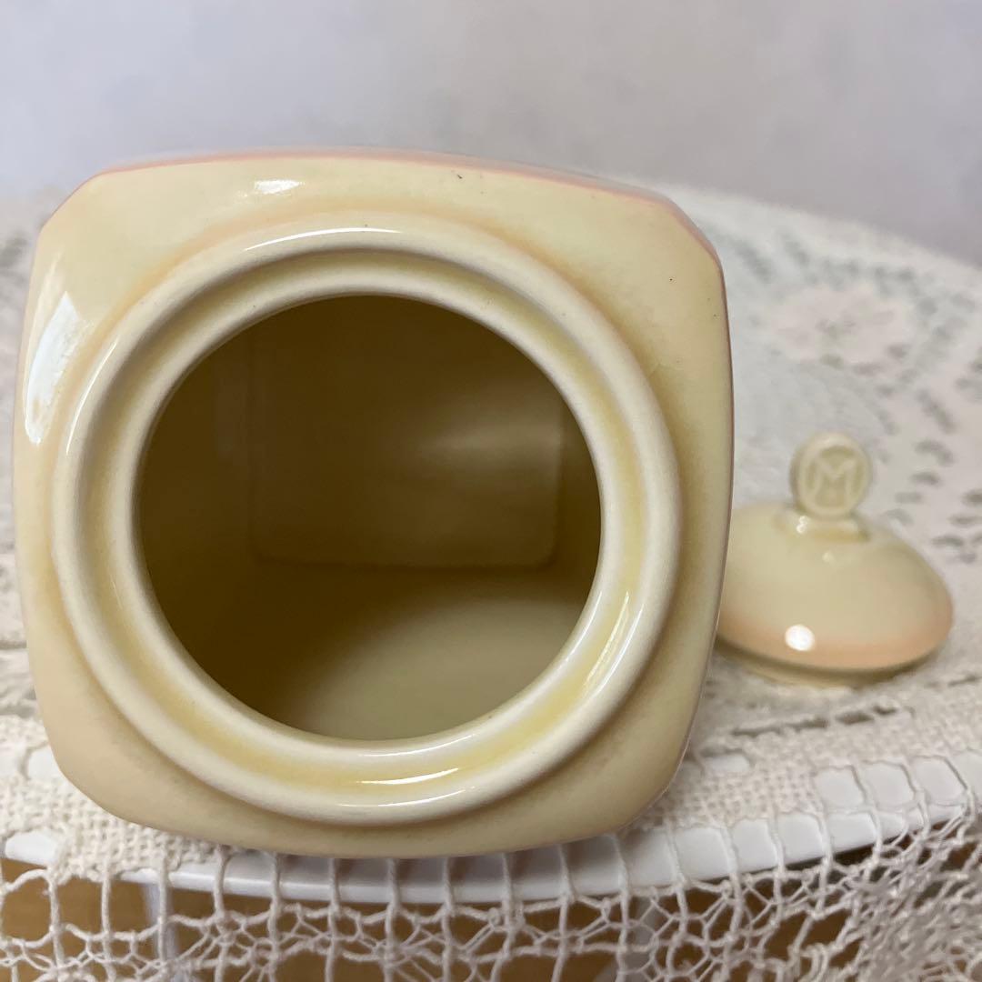 マニー　アンティークチェリー　キャニスター2個　カップ2個　ソーサーの5点セット