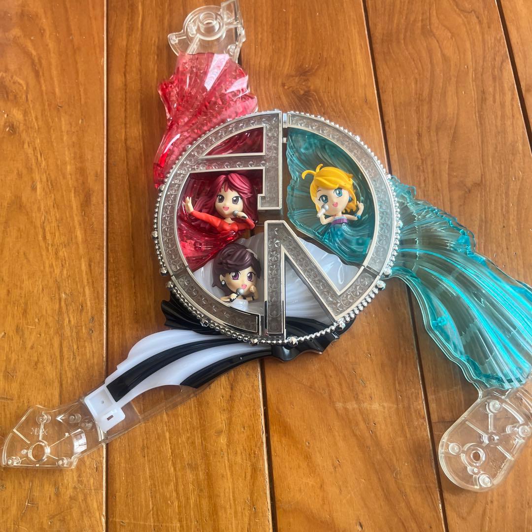 歌姫 パチンコ台 シルバー/赤