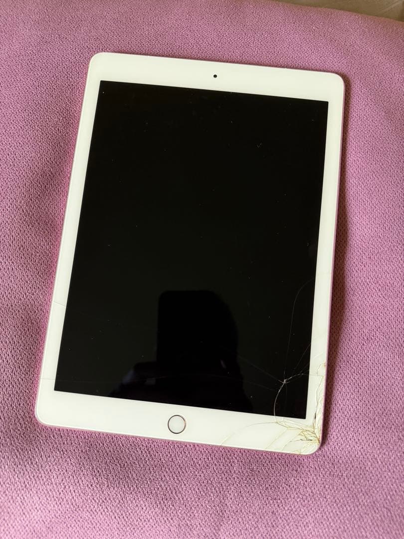 ipad pro 9.7インチ ローズゴールド 画面割れあり 動作問題なし