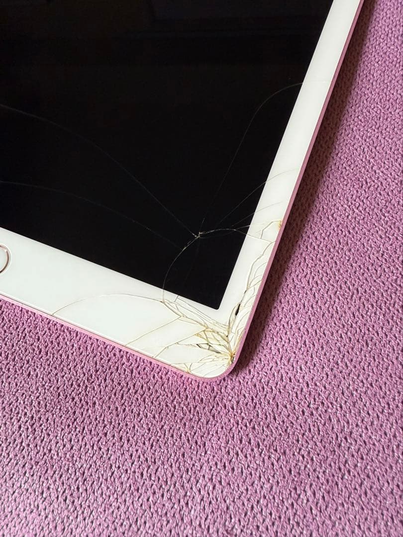 ipad pro 9.7インチ ローズゴールド 画面割れあり 動作問題なし