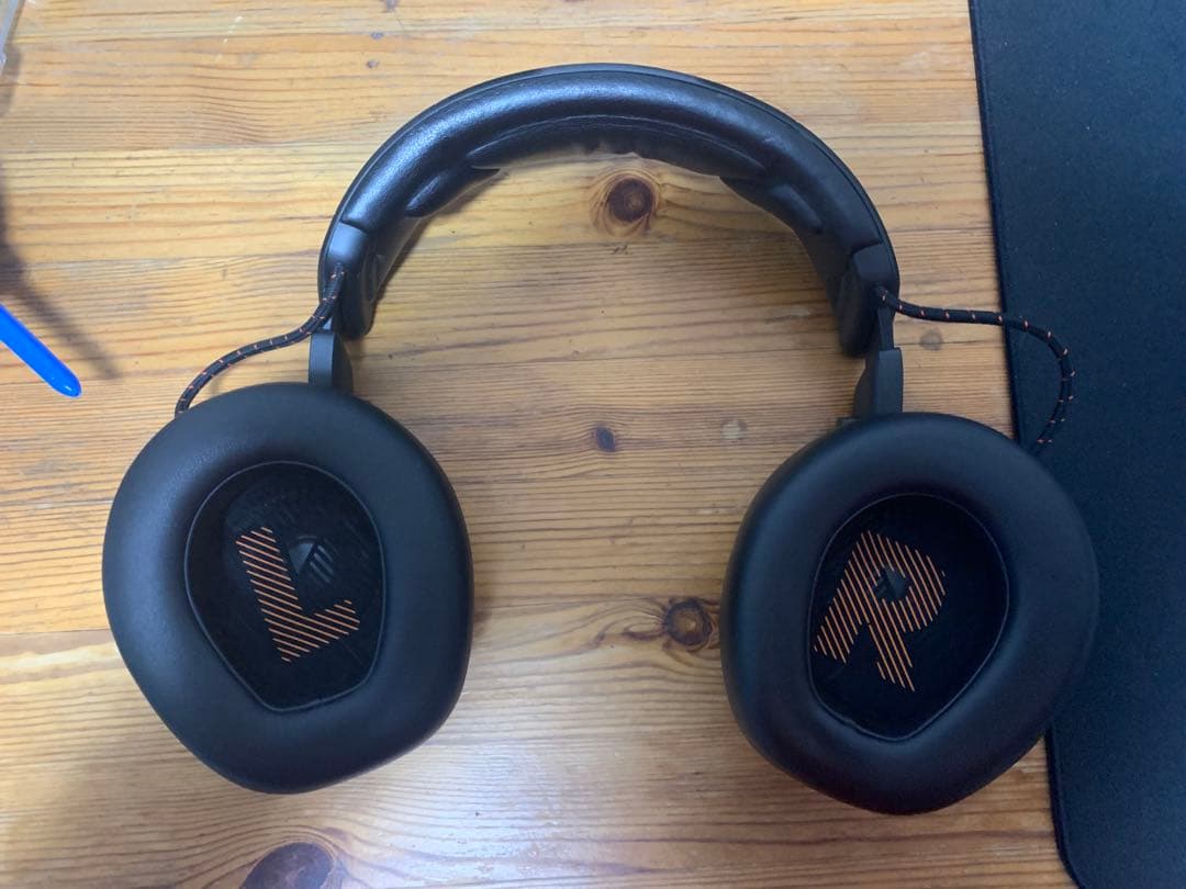 JBL Quantum One ゲーミングヘッドセット