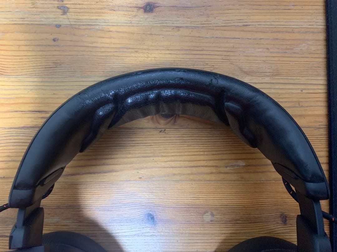 JBL Quantum One ゲーミングヘッドセット