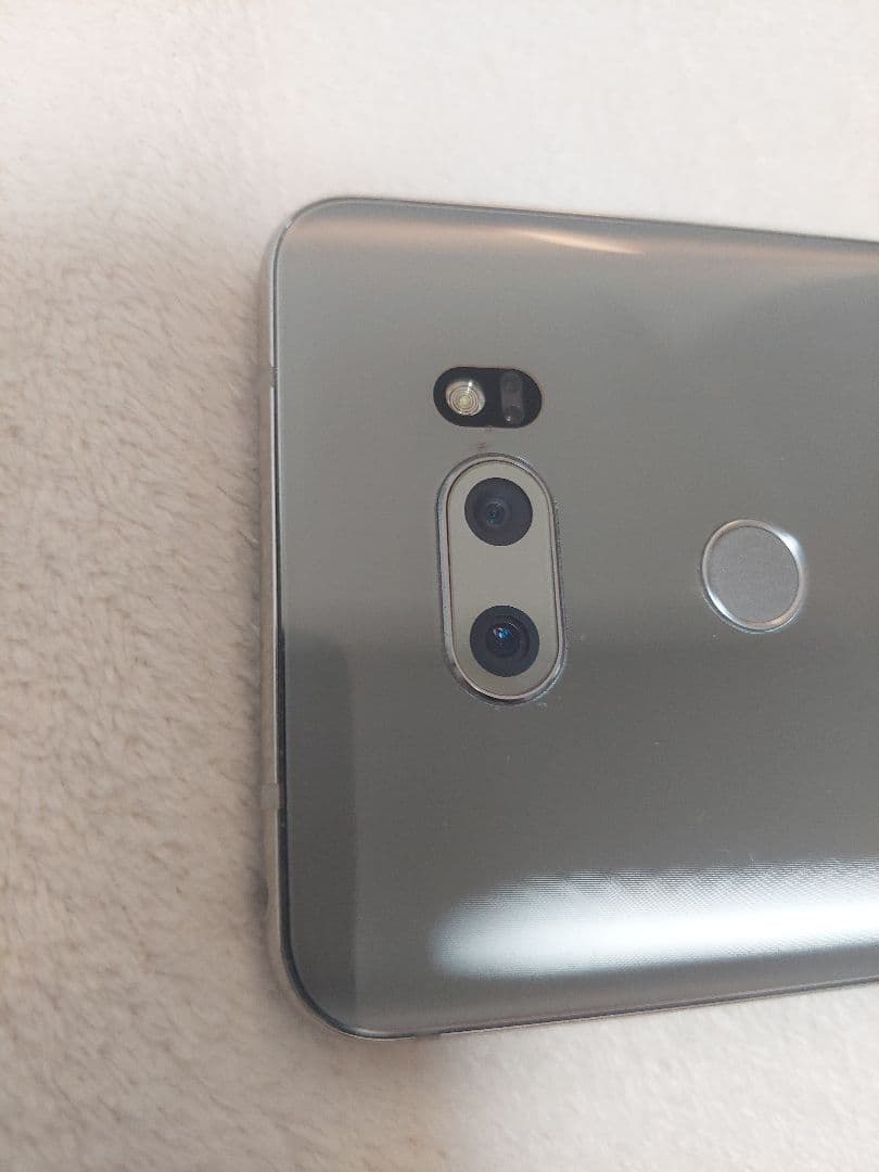 docomo LG V30+ L-01Kスマホ 本体 箱付き 使用感ありシルバー