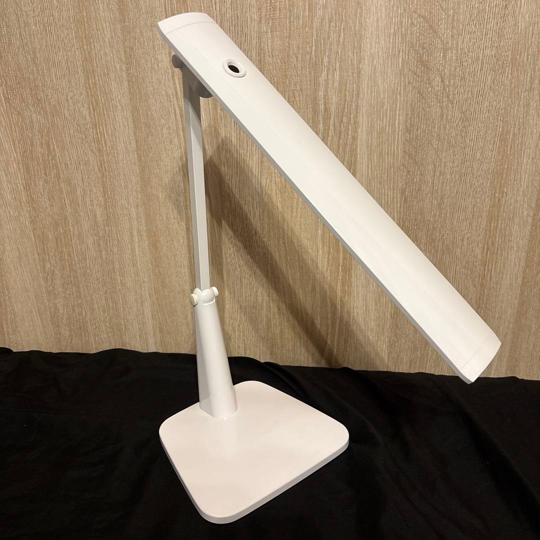 スワン LEDスタンド オリジナル DS-530WH [ オリジナルデザイン