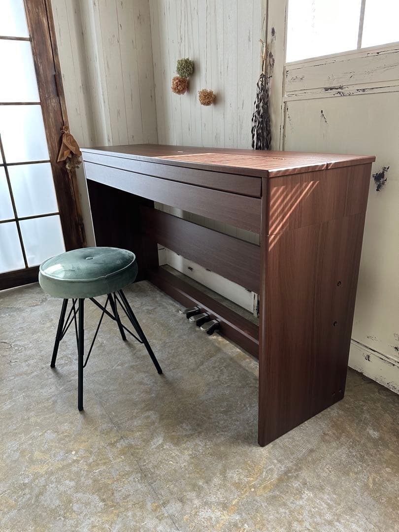 電子ピアノ88鍵盤　ハンマーアクション鍵盤　３本ペダル　マホガニー