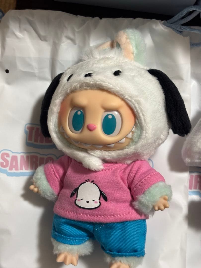 ラブブ LABUBU サンリオ ポップマート ぬいぐるみ