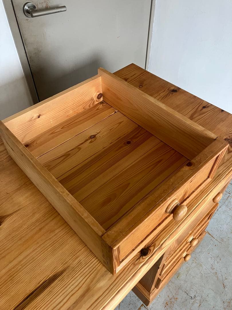 ラキ　ペニーワイズ　チャイルドデスク　Paul Wilson