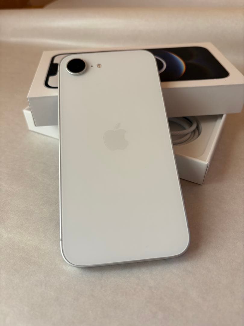 iPhone 16e ホワイト 本体 ケーブル 箱 オマケ付