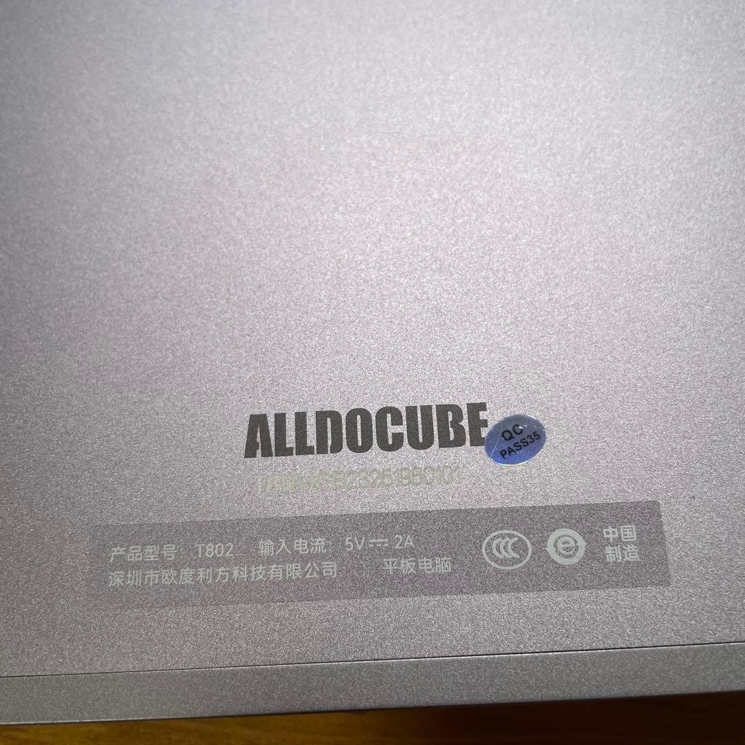 ALLDOCUBE iPlay50 mini（カバー付き）