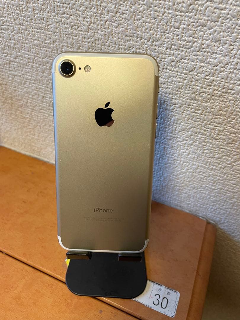 iPhone 7 32GB バッテリー92% simフリー