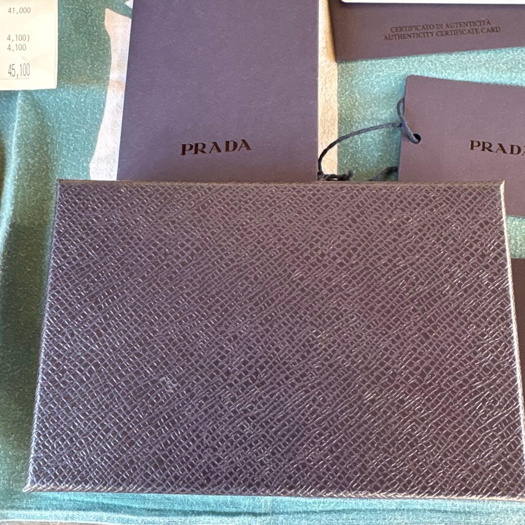PRADA アイホンケース