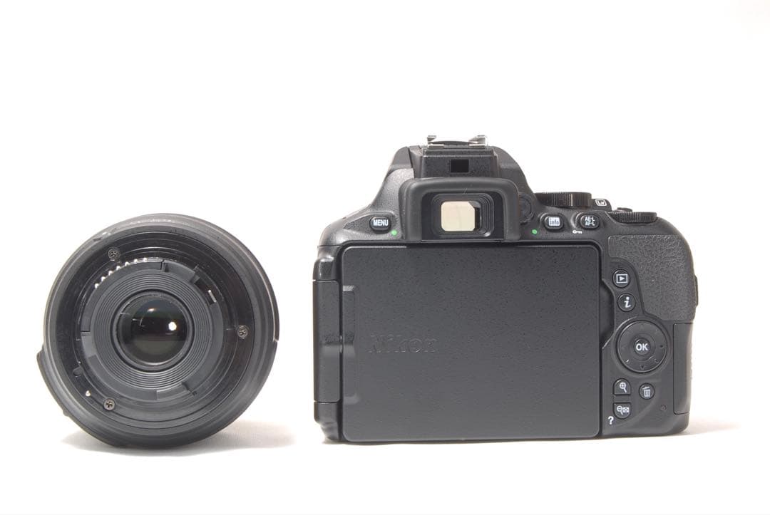 WiFi機能搭載 高画質 Nikon D5600 レンズキット 届いてすぐ使える