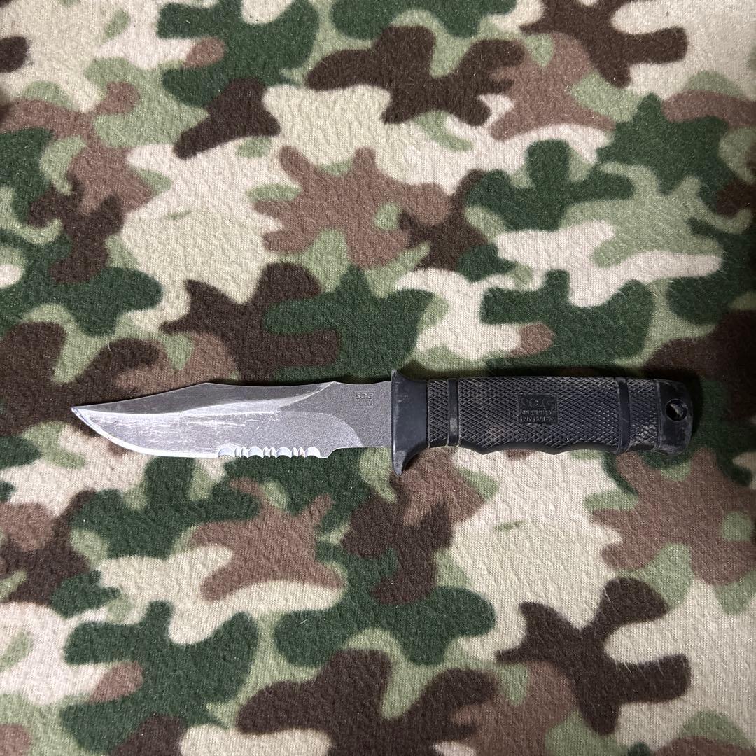 米軍放出品　SOG ナイフ　送料無料