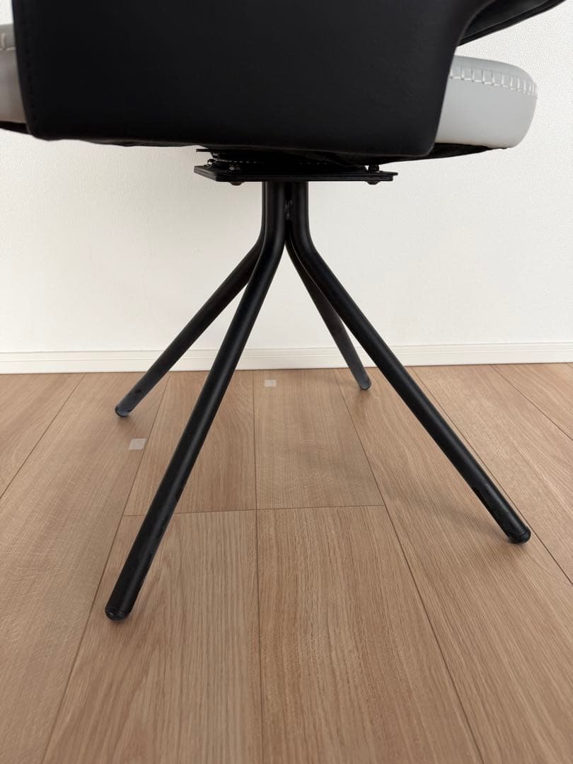 LOWYA完売品 定価2万円　レザーUP TOWN ラウンドチェア MOND