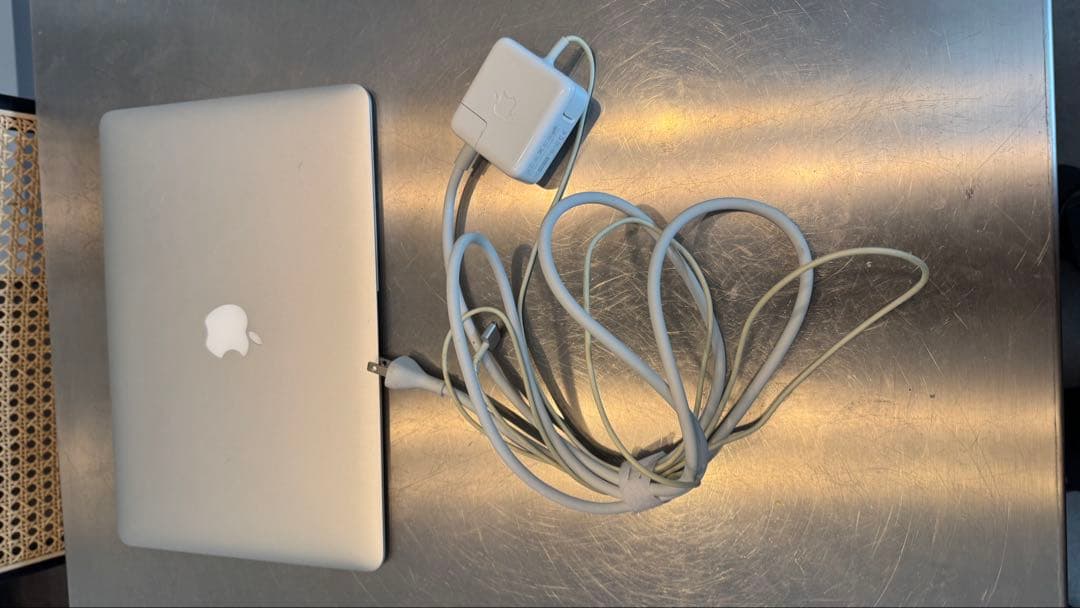【完動品】MacBook Air 2017 13インチ / 初期化済