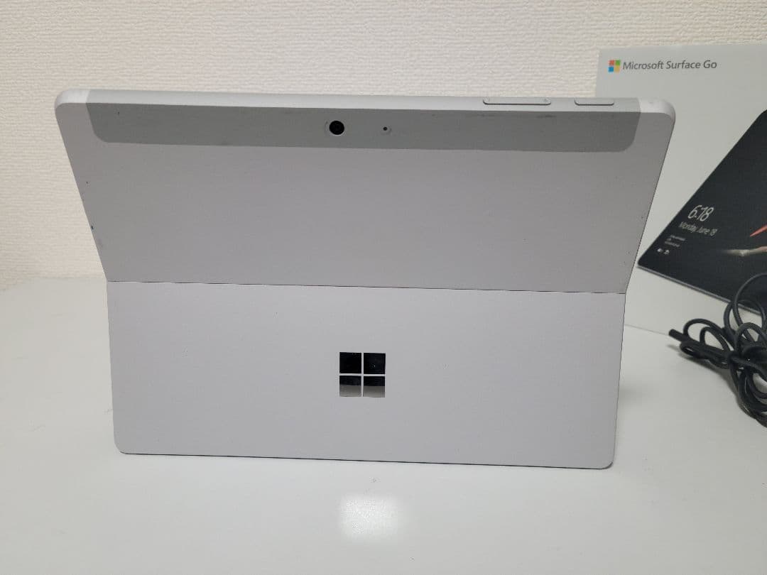 美品　Microsoft Surface Go Model:1824