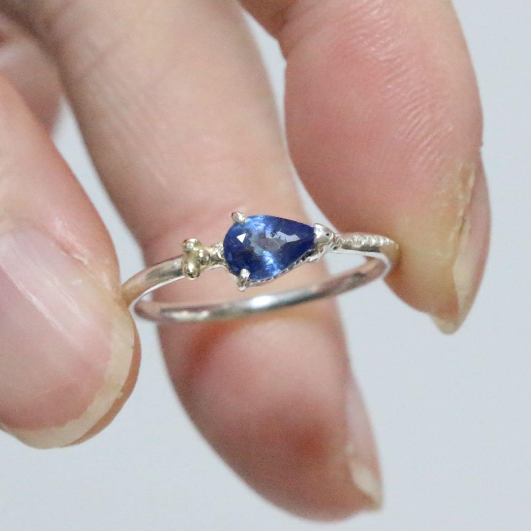 ペアシェイプのブルーサファイアK10粒々アシメミル打ちシルバーリング約9.5号