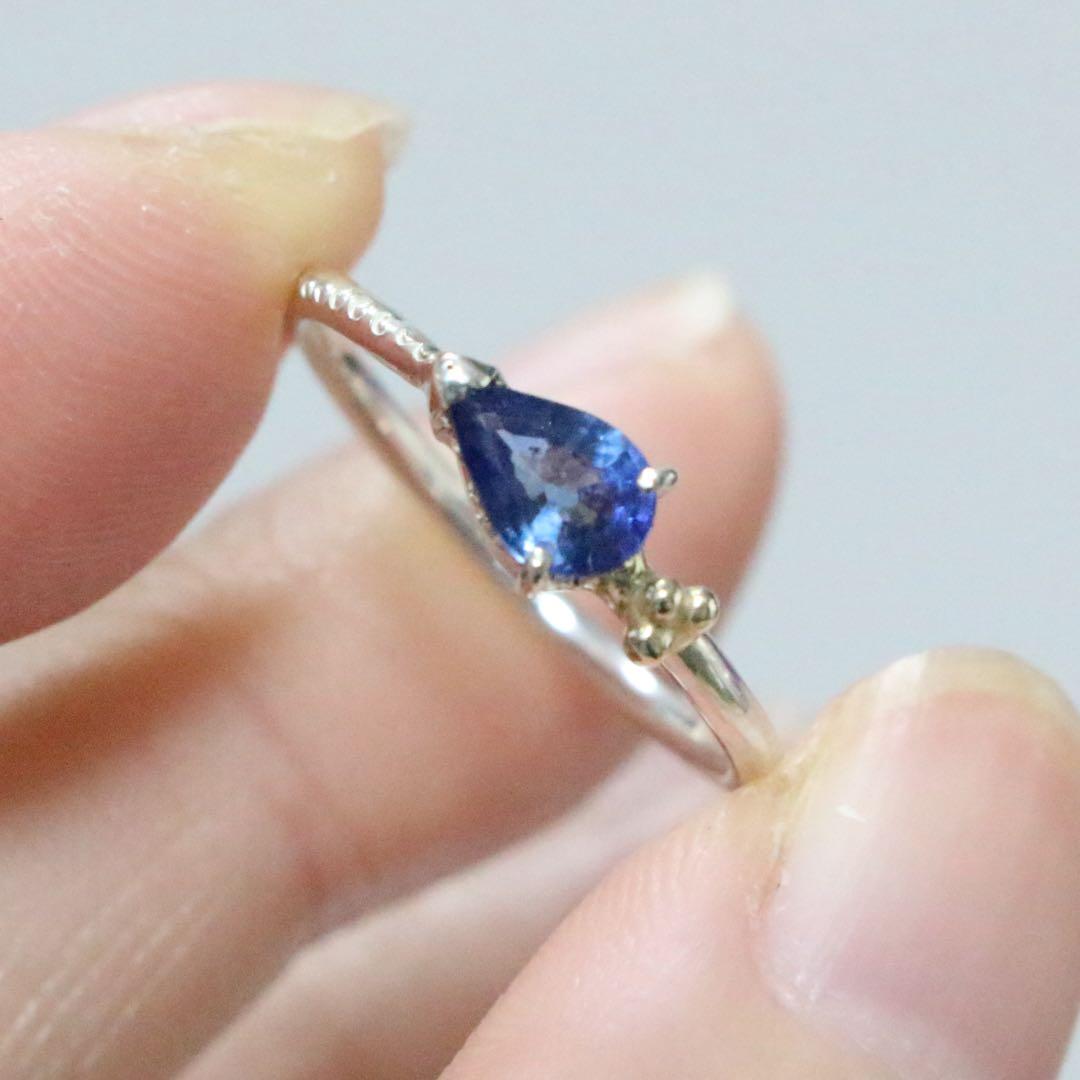 ペアシェイプのブルーサファイアK10粒々アシメミル打ちシルバーリング約9.5号