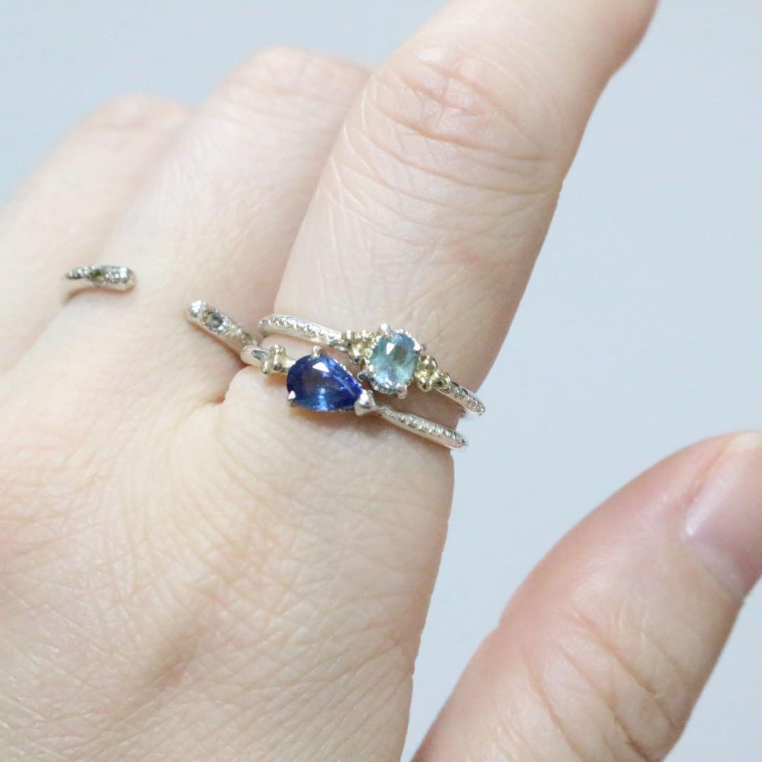 ペアシェイプのブルーサファイアK10粒々アシメミル打ちシルバーリング約9.5号