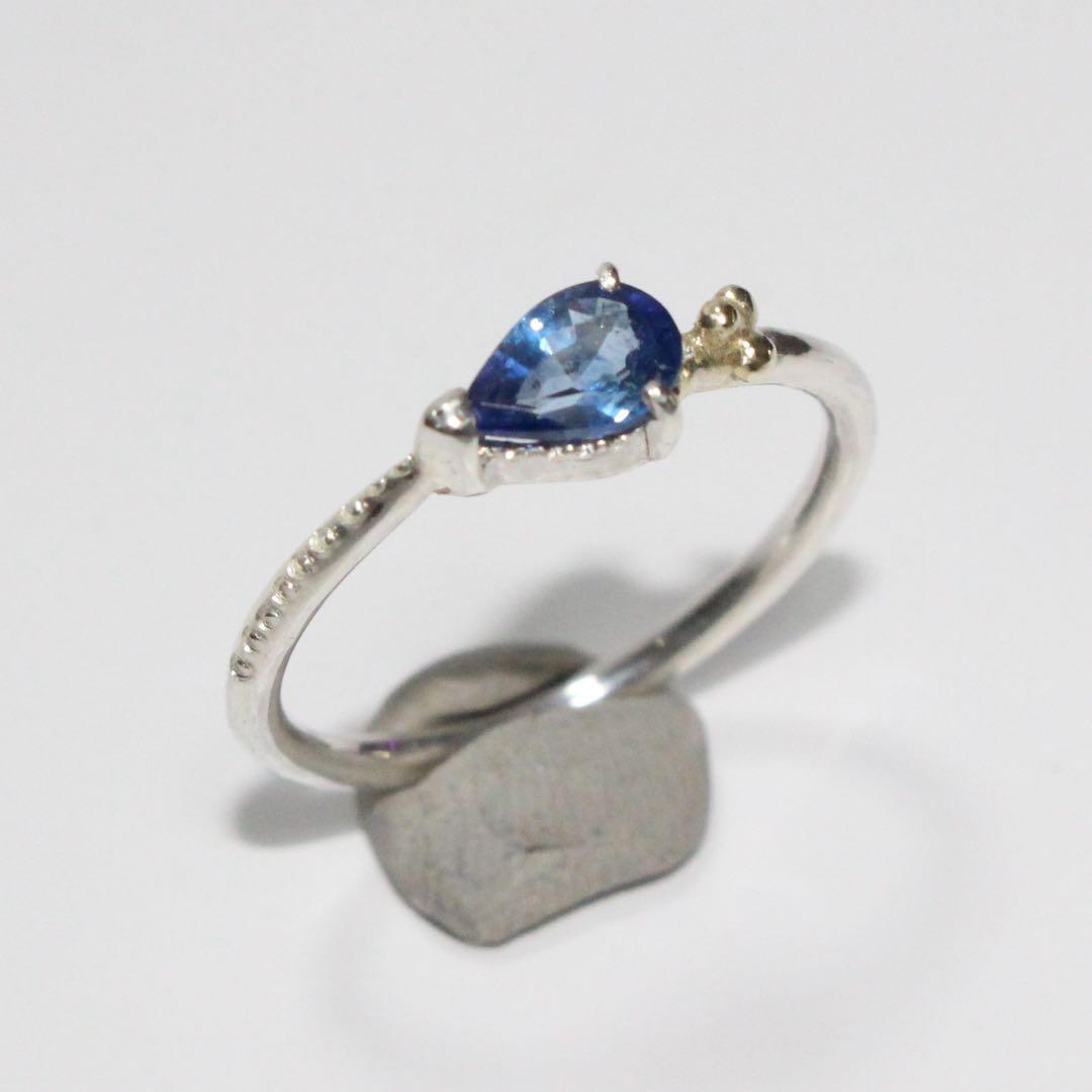 ペアシェイプのブルーサファイアK10粒々アシメミル打ちシルバーリング約9.5号