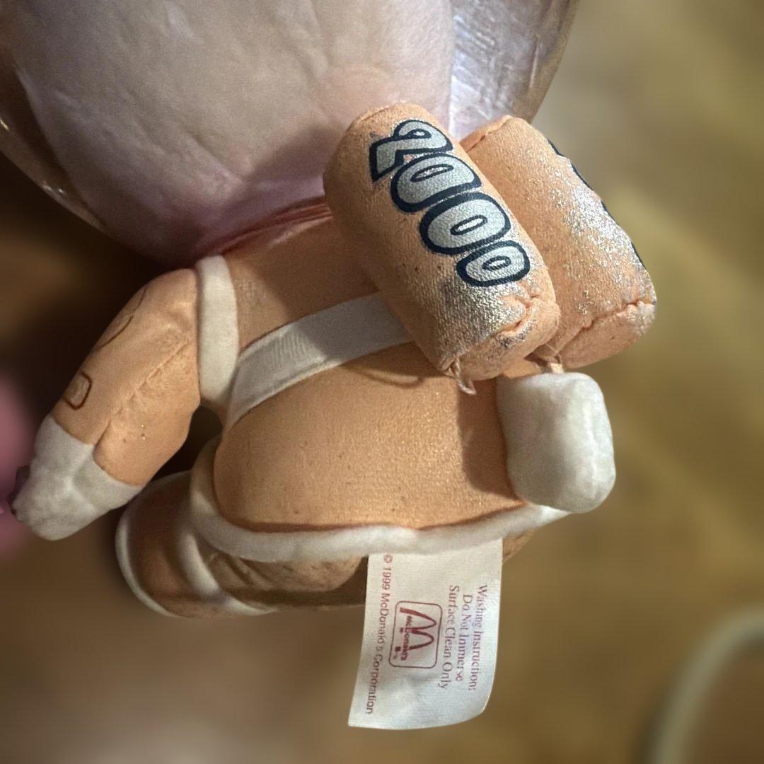 マクドナルド 「ミレニアム記念」キティちゃん&ダニエル （宇宙飛行士）