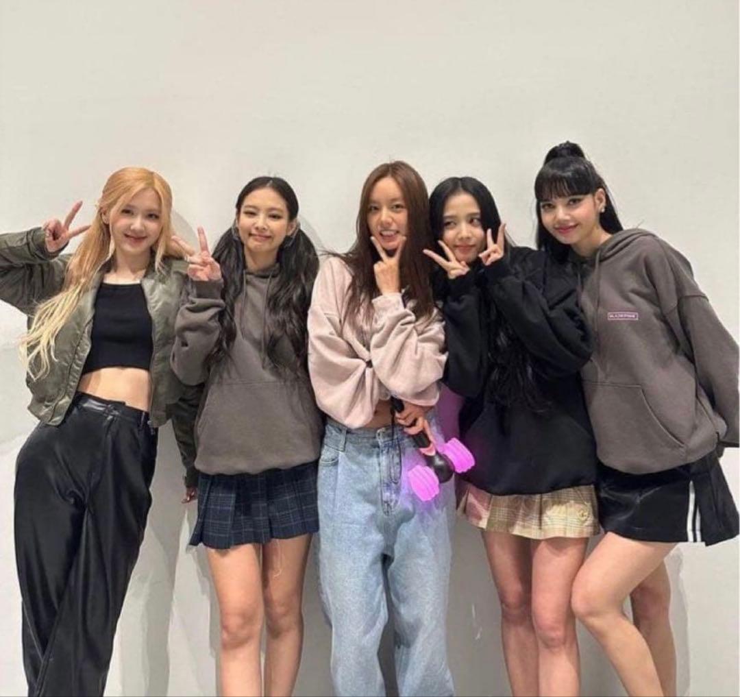 【新品】BLACKPINK パーカー 黒 Lサイズ BORN PINK ブラック