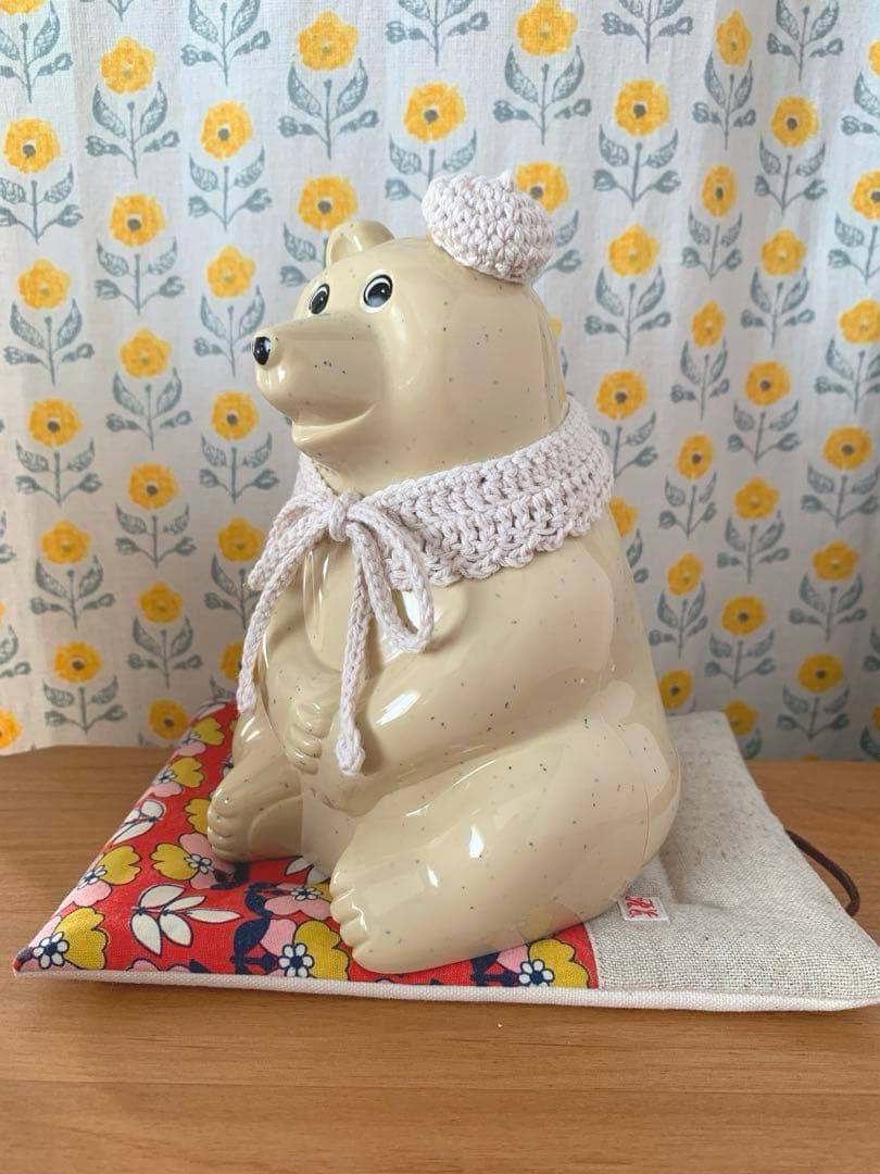 maruページ　しろくま貯金箱　つけ襟と帽子のセット