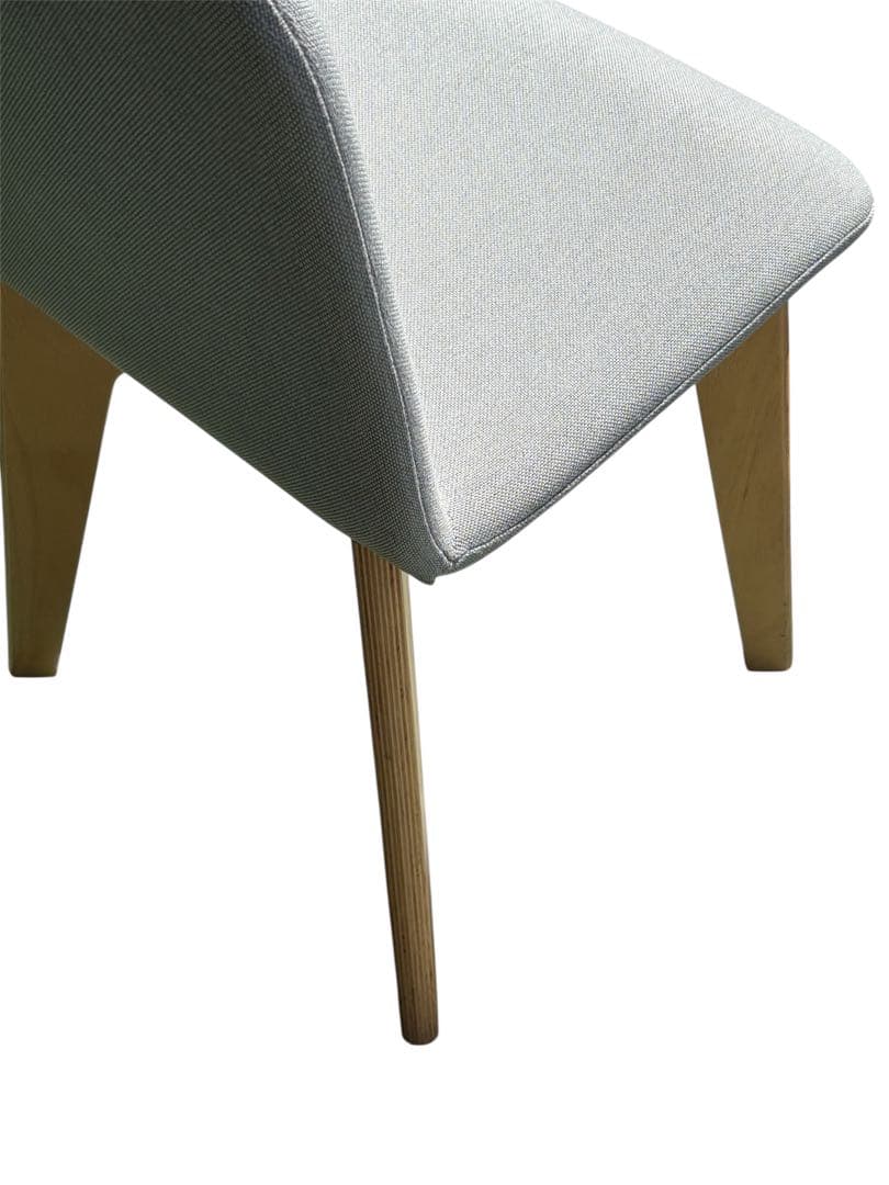 Oliverオリバー　モダンなグレーの椅子　2脚