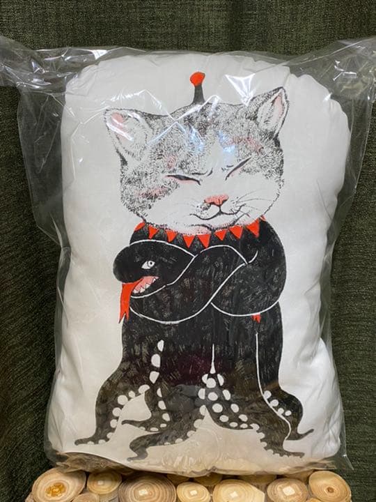 ヒグチユウコ ギュスターヴくん クッション