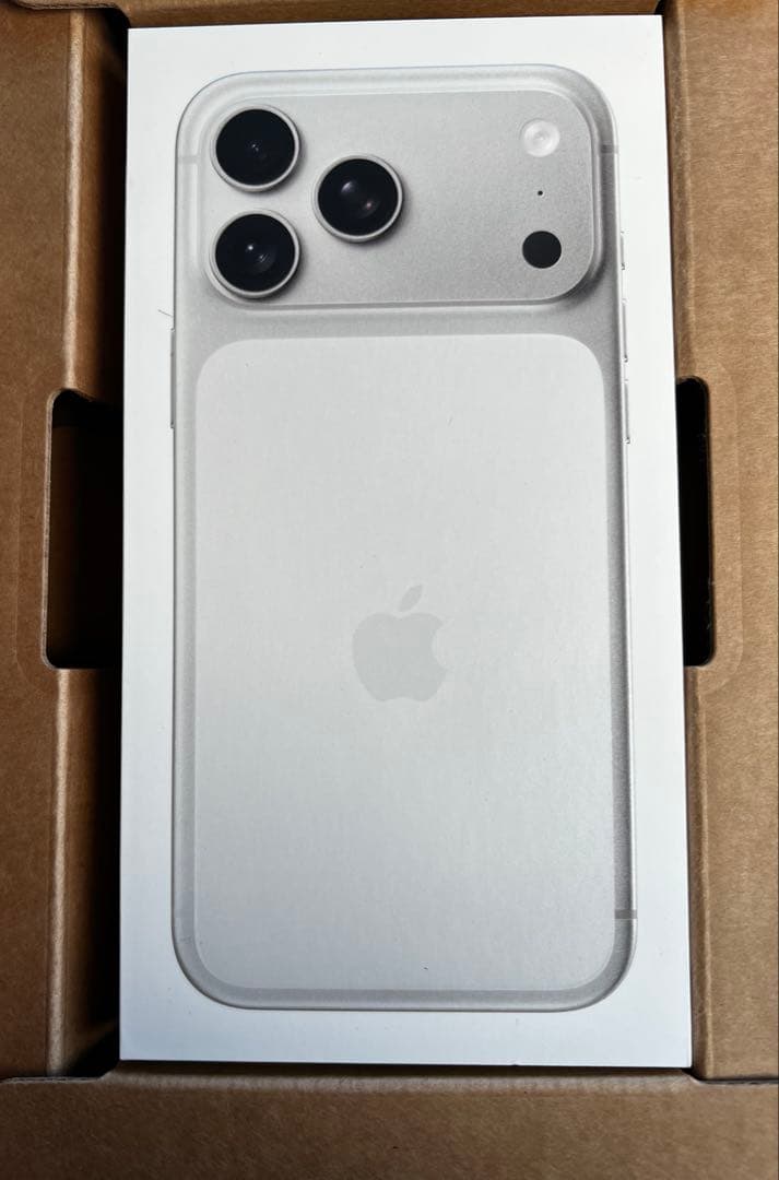 iPhone17 Pro Max 人気色　シルバー　新品•未開封