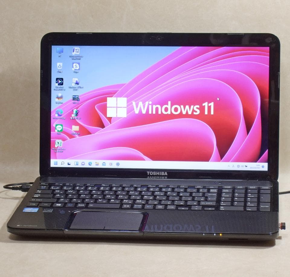 東芝PC 黒 i7 高速SSD WEBカメラ B-tooth Windows11