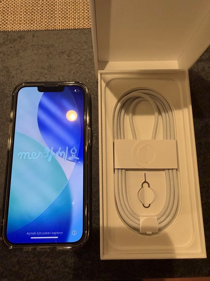 Apple iPhone 16e ブラック SIMフリー