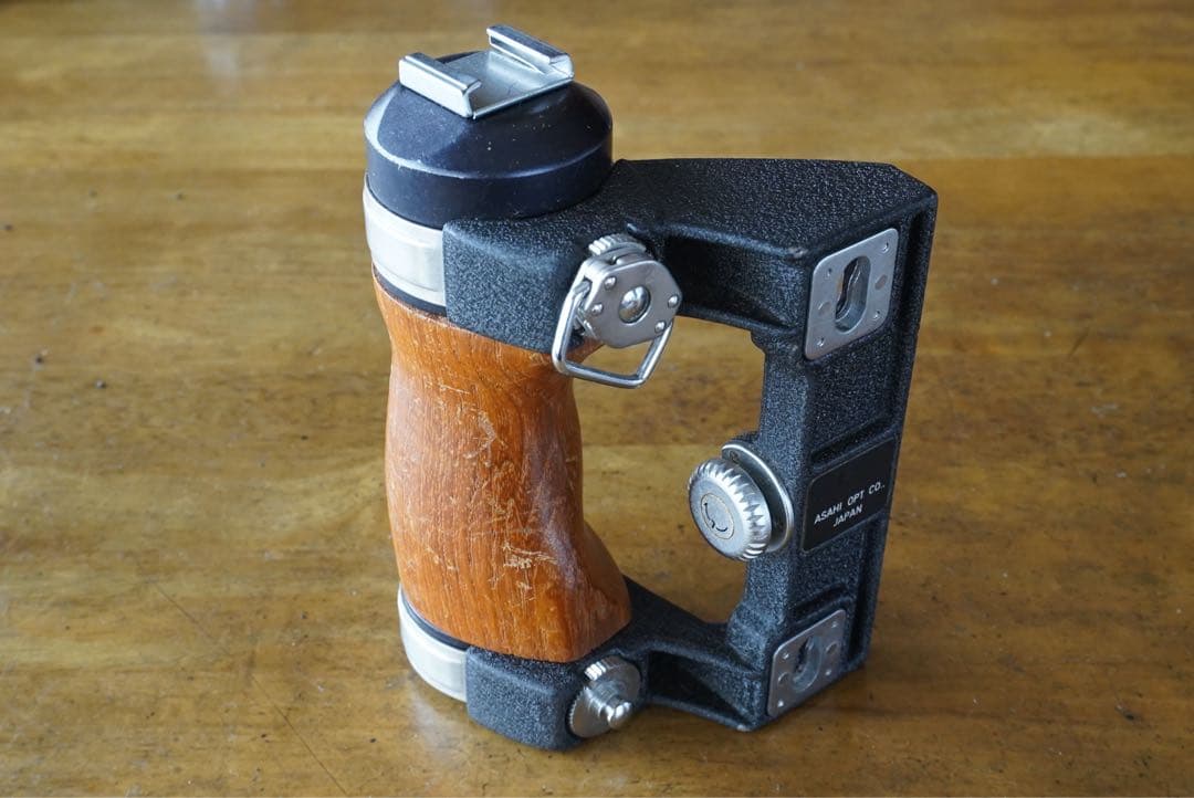 ペンタックス67用　木製グリップ