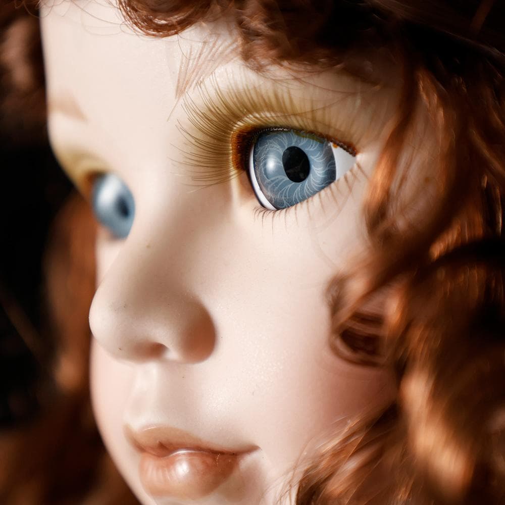 美しいお座り ビスクドール 木製 椅子 高さ46㎝ 磁器 グラスアイ 人形