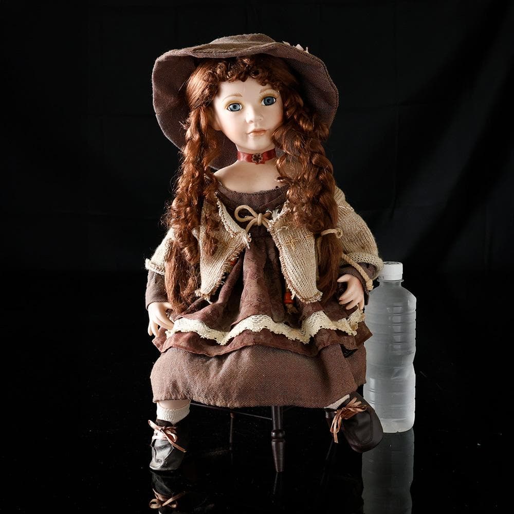 美しいお座り ビスクドール 木製 椅子 高さ46㎝ 磁器 グラスアイ 人形