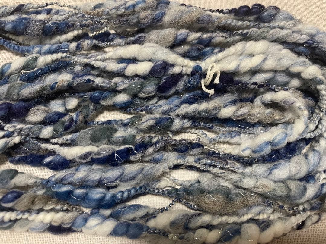 アートヤーン(243)  約51g  1459円