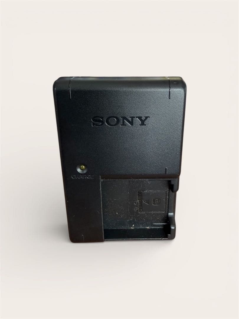 SONY Cyber-shot デジタルカメラ 本体と充電器