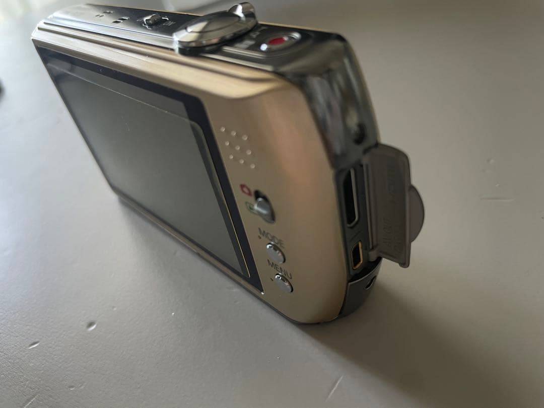 Panasonic DMC-FX70 ゴールド