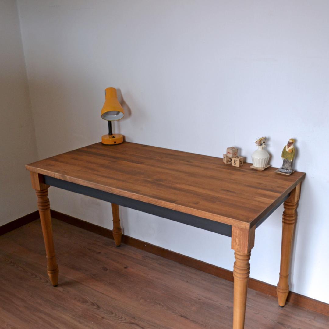 Turned leg antique table ろくろ脚