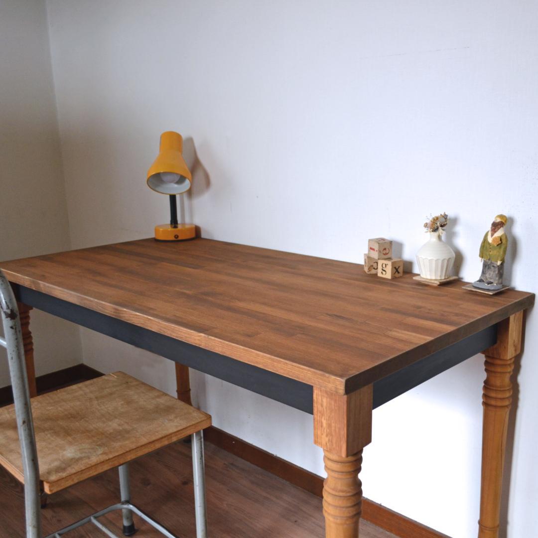 Turned leg antique table ろくろ脚