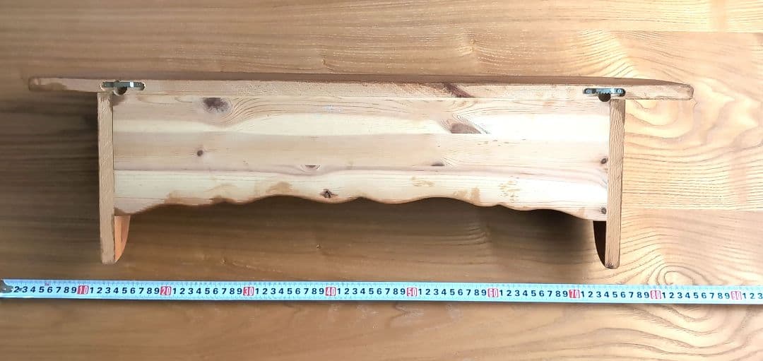 【新品】カントリー調パイン材シェルフ棚 　麦穂模様入り　サイドスカロップエッジ