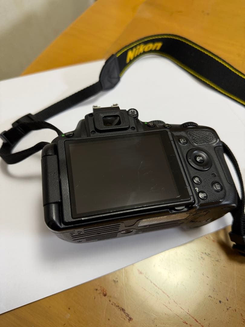 Nikon D5100 デジタル一眼レフカメラ