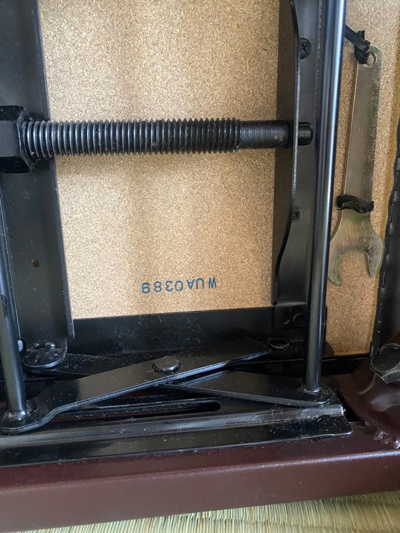 電子ピアノ用　椅子　調整可能　(送料3400円含む)